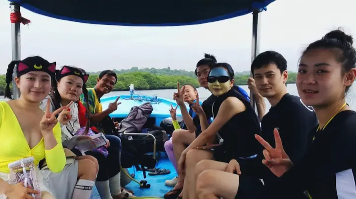 guest on the boat on sharing Menjangan Island trip